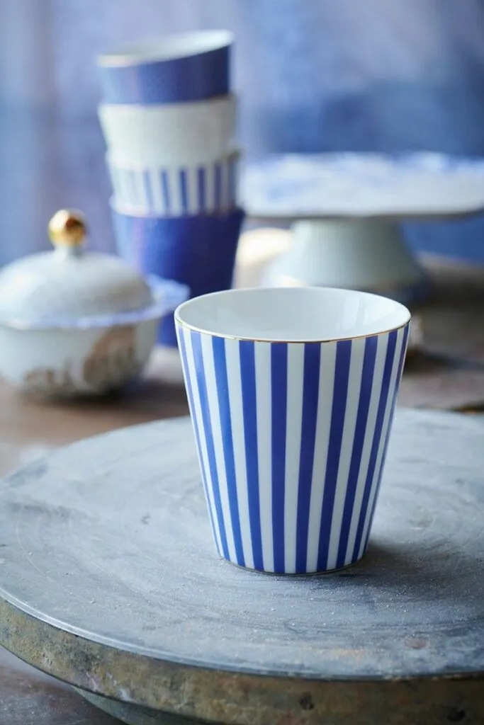 Taza Royal Stripes Pequeña Azul «Pip Studio» - Imagen 3